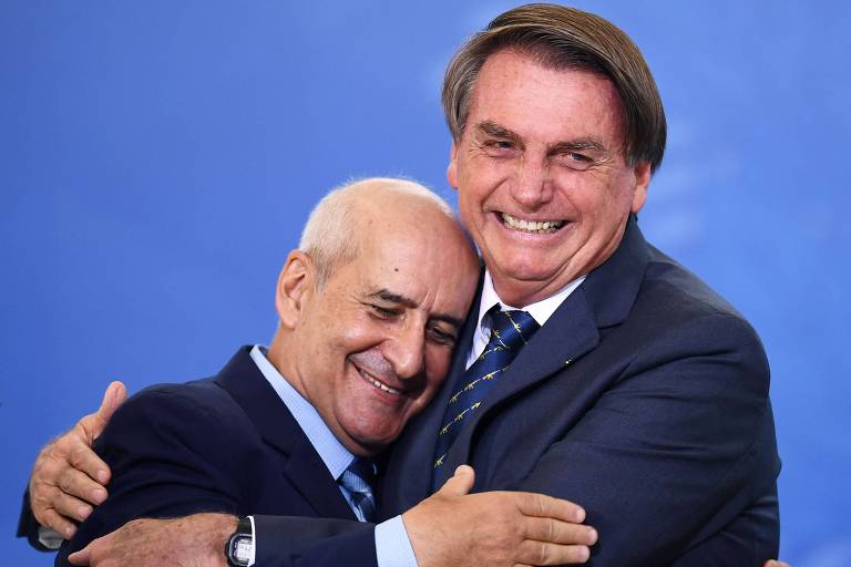Generais do governo ganham até R$ 350 mil a mais ao ano após medida de Bolsonaro