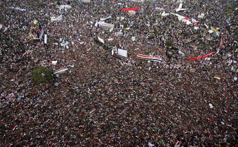 A barreira dos US$ 100 por barril é novamente rompida em janeiro de 2011, pelo risco de os protestos da revolta no Egito e da Primavera Árabe se espalharem pelos países produtores de petróleo do Oriente Médio. O Egito não é um produtor essencial de petróleo, mas se trata de uma rota de trânsito muito importante pelo Canal de Suez e pelo oleoduto Suez-Mediterrâneo