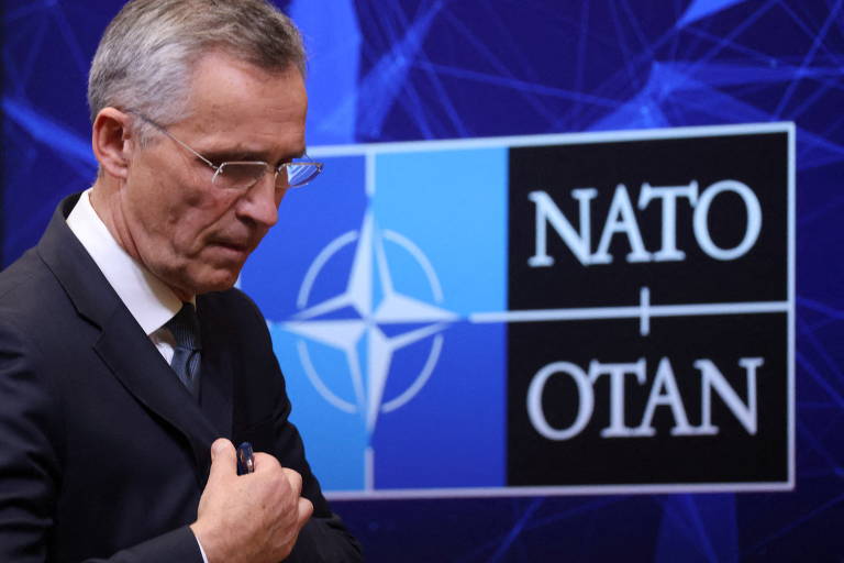 Jens Stoltenberg, diretor-geral da Otan, condenou a operação e disse que o "ataque imprudente coloca em risco inúmeras vidas de civis". Segundo ele, a aliança militar ocidental fará o que puder para proteger e defender seus aliados