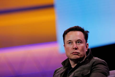 FILE PHOTO: SpaceX owner and Tesla CEO Elon Musk speaks during a conversation with legendary game designer Todd Howard (not pictured) at the E3 gaming convention in Los Angeles, California, U.S., June 13, 2019.  REUTERS/Mike Blake/File Photo ORG XMIT: FW1