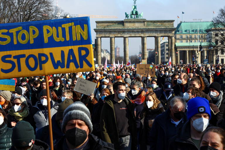Manifestantes em Berlim protestam contra invasão russa