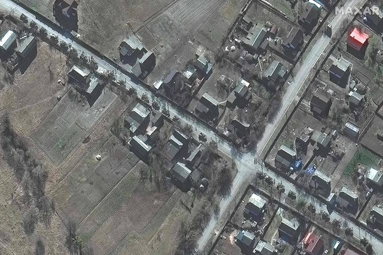Imagem de satélite registrada pela Maxar do comboio russo rumo a Kiev
