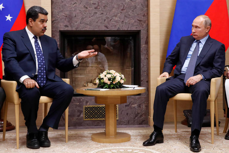O ditador da Venezuela, Nicolás Maduro, à esq., e o presidente russo, Vladimir Putin, durante encontro em Moscou