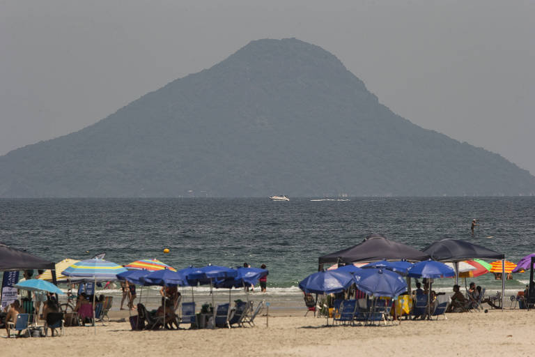 Turistas comemoram ausência de caixas de som em praias de São Sebastião (SP)