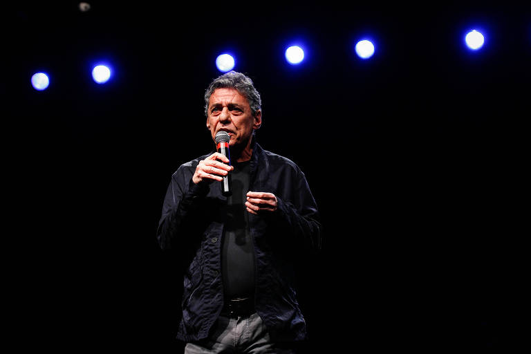 Chico Buarque cria, em livro de contos, mal-estar que brota da delicadeza