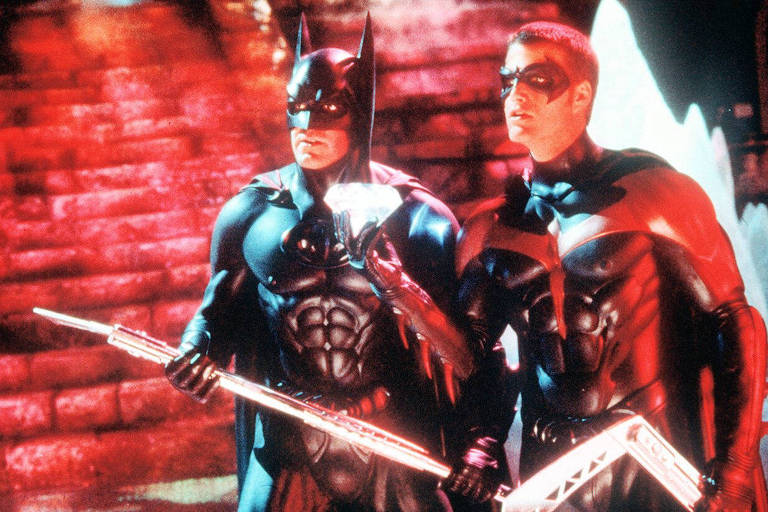 Os atores George Clooney (esq.) e Chris O'Donnel em cena do filme "Batman e Robin"