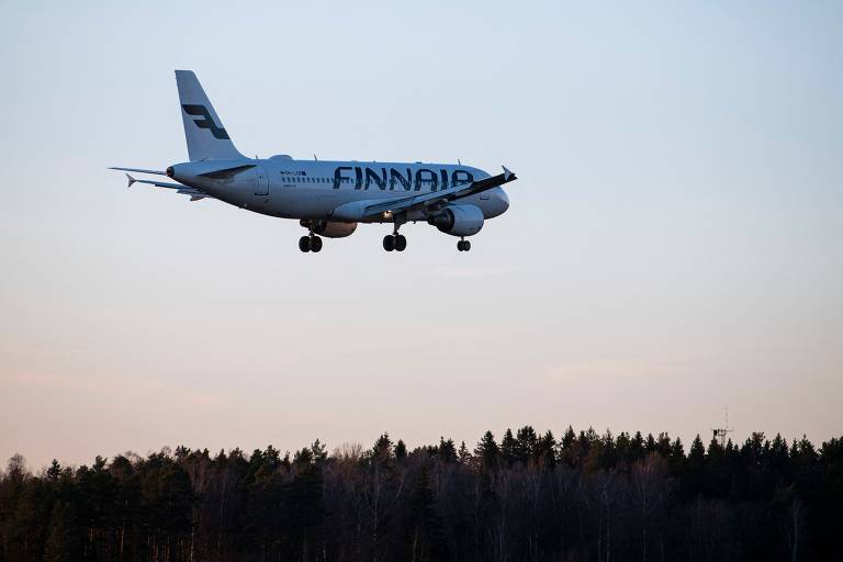 Finnair reduz voos e tripulantes após Rússia fechar espaço áereo