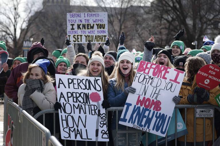 Manifestação antiaborto em Washington, em janeiro, que pedia o fim da decisão Roe vs. Wade, responsável por legalizar o aborto nos Estados Unidos
