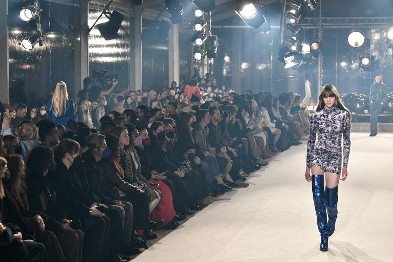 Veja destaques do desfile de Isabel Marant na Semana de Moda de Paris