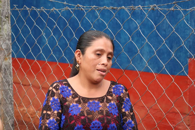 Paolina Chetek, moradora de Las Nubes cujo marido teria recebido dinheiro da empresa para entregar suas terras