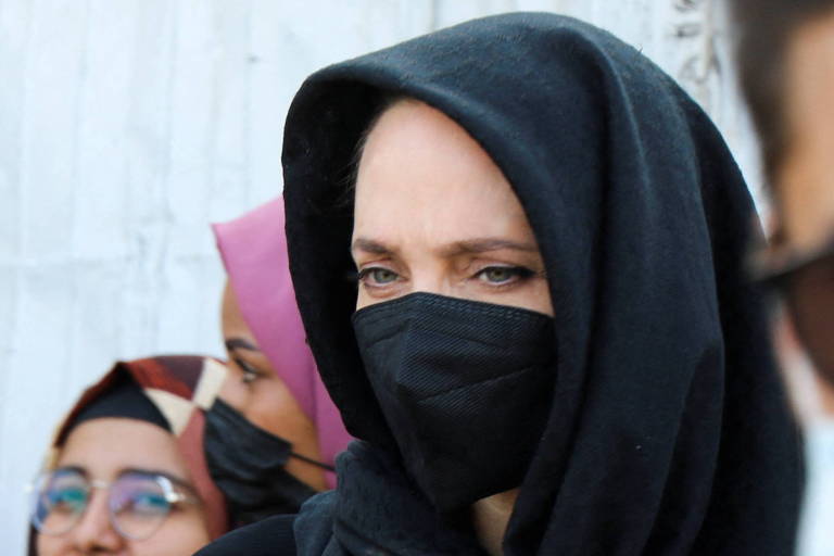 Angelina Jolie em visita a Lahej, no Iêmen 