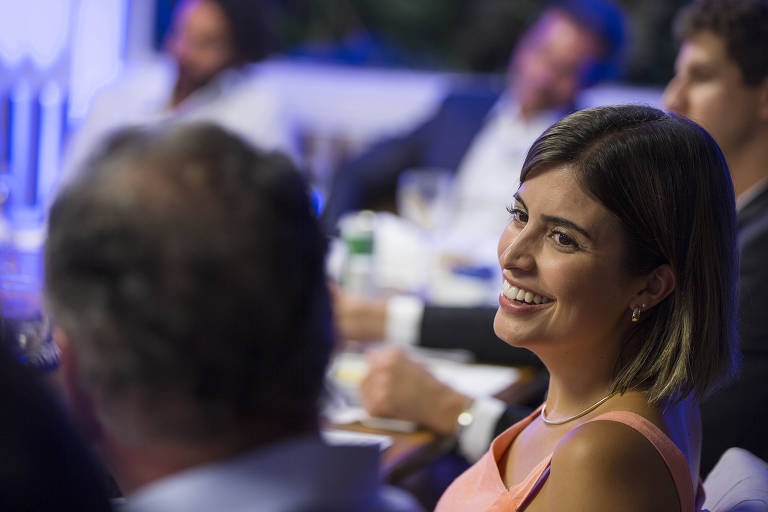 A deputada Tabata Amaral (PSB-SP) durante jantar oferecido grupo Esfera, em São Paulo