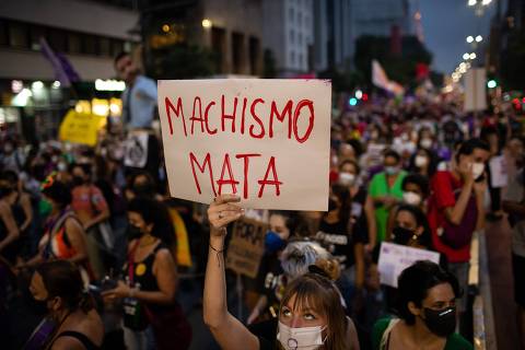 SÃO PAULO, SP, 08.03.2022 - Manifestação na avenida Paulista, na região central de São Paulo, em apoio ao Dia das Mulheres.(Foto: Bruno Santos/Folhapress)