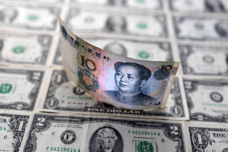 Cédula de yuan acima de cédulas de dólar