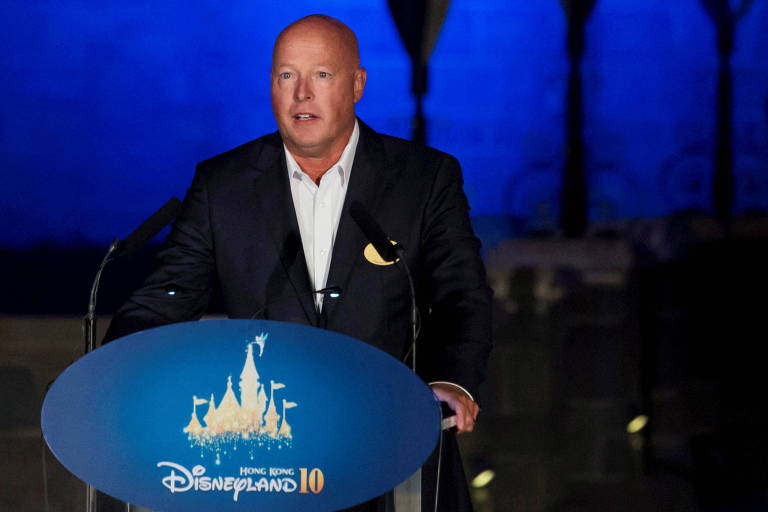Bob Chapek, presidente da Walt Disney Parks and Resorts, na cerimônia de 10º aniversário da Hong Kong Disneyland em Hong Kong, China