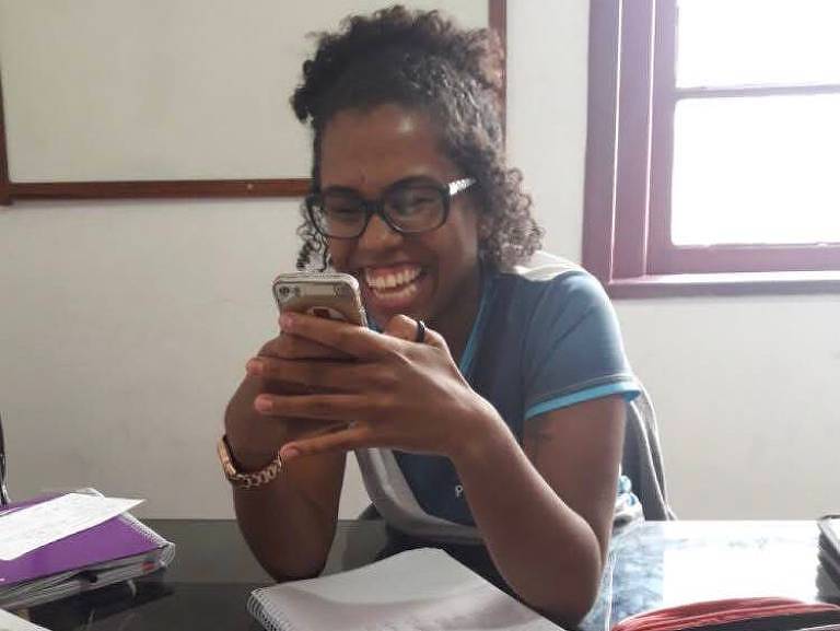 Mayara Cardoso, 22, aprovada no vestibular de medicina na UFRJ