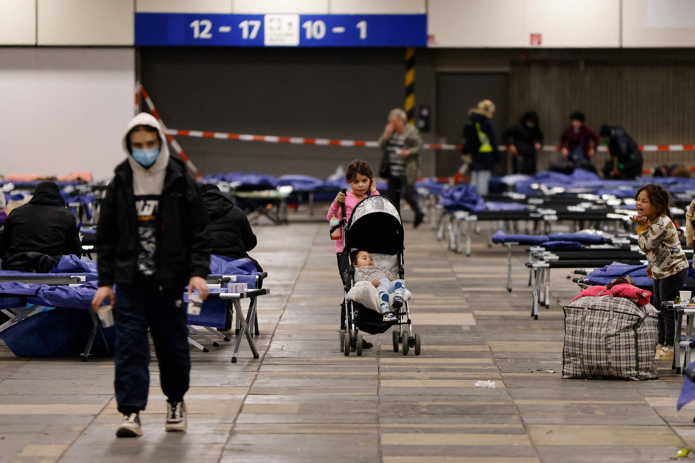 Ao menos 51 mil crianças e adolescentes refugiados estão desaparecidos na Europa, diz relatório