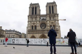 Paris' Notre-Dame cathedral rings its bells in support of Ukrainian people