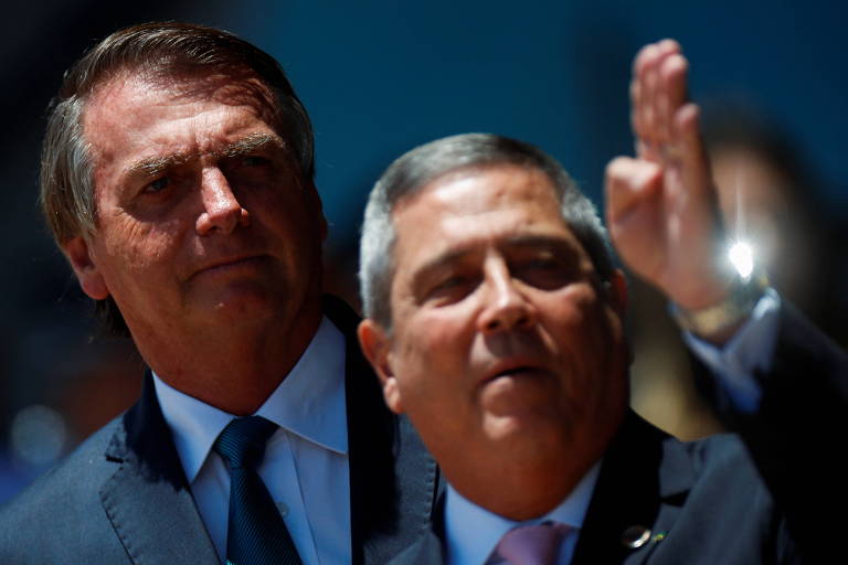 O presidente Jair Bolsonaro e o ministro Braga Netto (Defesa)