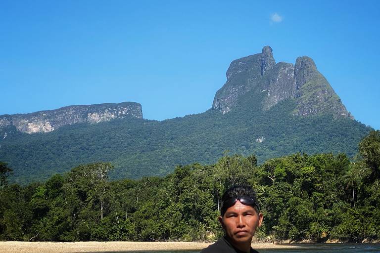 Dentro do território yanomami, Pico da Neblina é o ponto mais alto do território brasileiro, a quase 3 km de altitude; expedições de turismo, que duram mais de uma semana, foram retomadas em 2022
