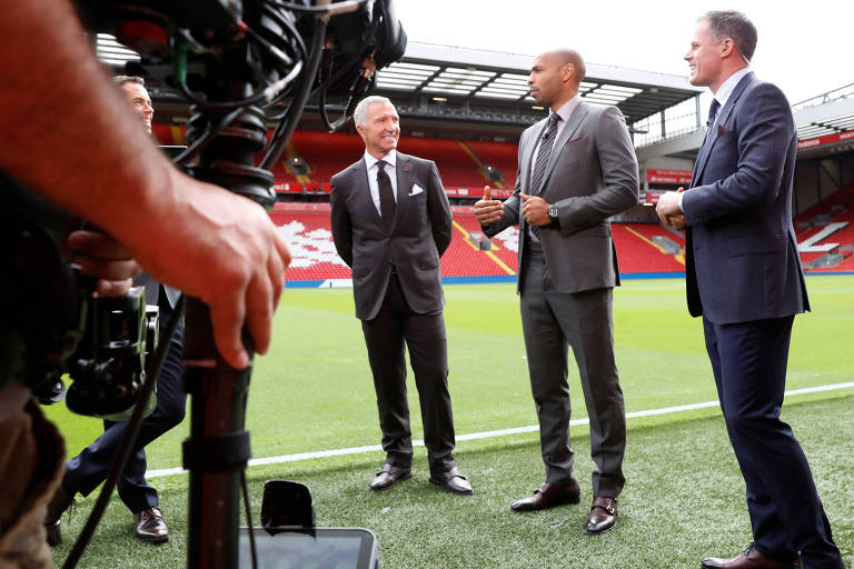Jamie Carragher (o primeiro da direita para a esquerda) durante transmissão da Sky Sports na Premier League 