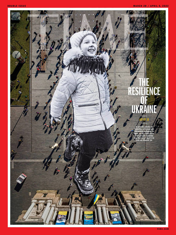 capa de revista com fotografia de menina gigantesca capturada por drone