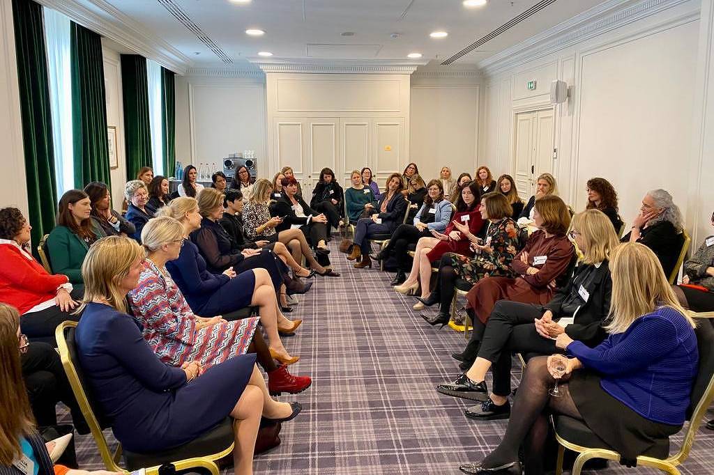 Tema do Enem reflete urgência de políticas para as mulheres