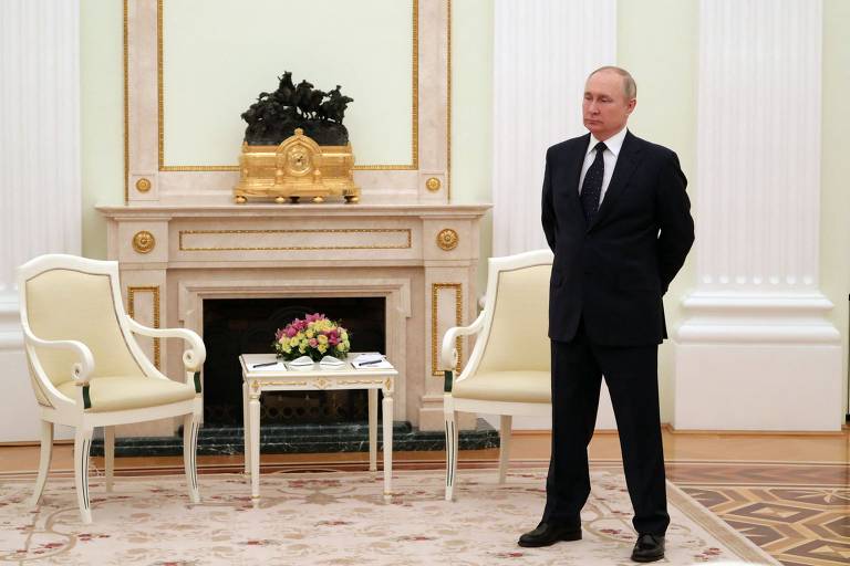 Presidente russo, Vladimir Putin, se prepara para reunião com Aleksandr Lukachenko, no Kremlin, em Moscou