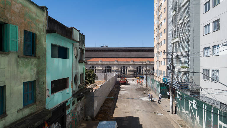 Entorno da praça Júlio Prestes foi desocupado por ordem de criminosos, segundo a policia