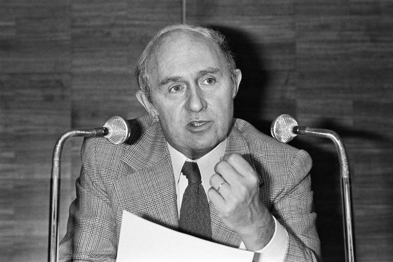 Membro do Parlamento francês, Lucien Neuwirth foi o responsável pela legislação da primeira pílula anticoncepcional feminina, em 1967, na França