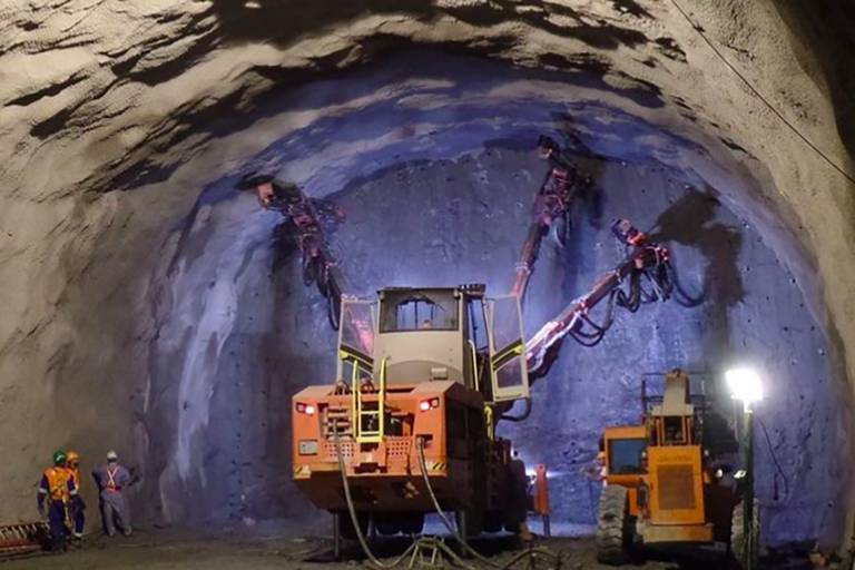 Construtora Queiroz Galvão se orgulha de participar da construção da Rodovia dos Tamoios