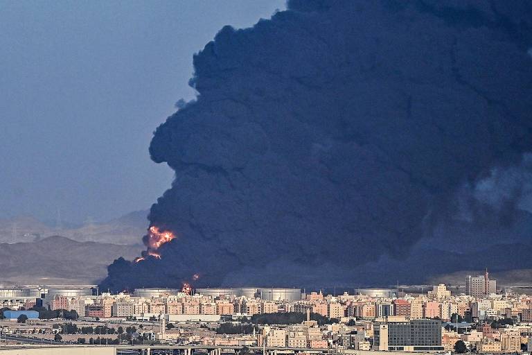 Incêndio em refinaria da Saudi Aramco, na Arábia Saudita
