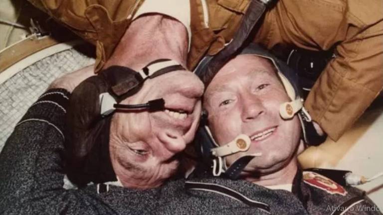 Divergências recentes contrastam com uma longa história de cooperação espacial entre a Rússia e os EUA, incluindo um pouso conjunto em 1975 da missão Apollo-Soyuz