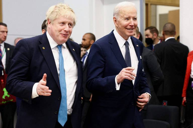 Felizes beneficiários da guerra são Biden e Boris Johnson