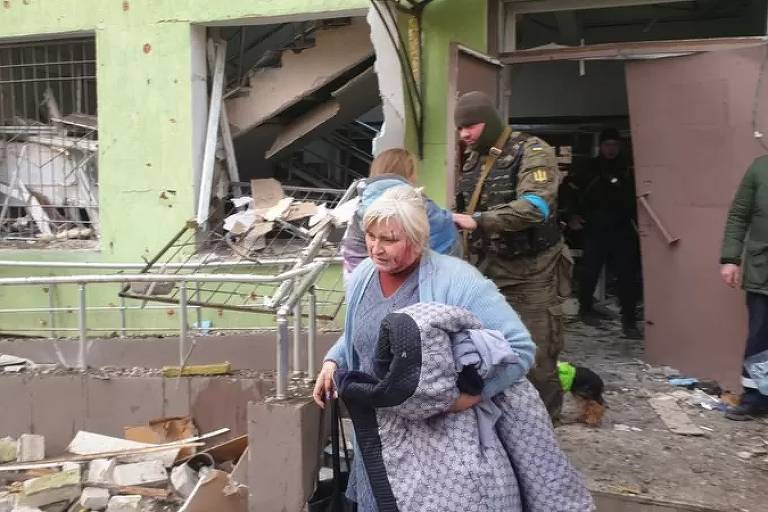 Hospital e maternidade após ataque em Mariupol- BBC NÃO USAR