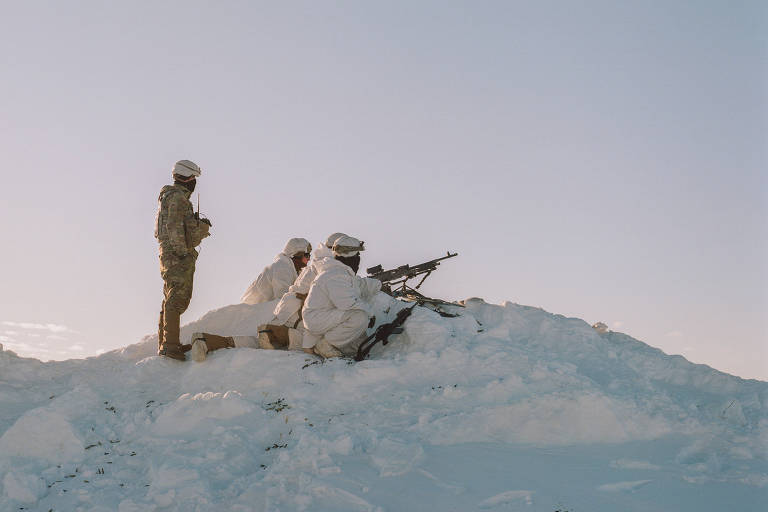Soldados dos EUA durante exercício militar no Alasca