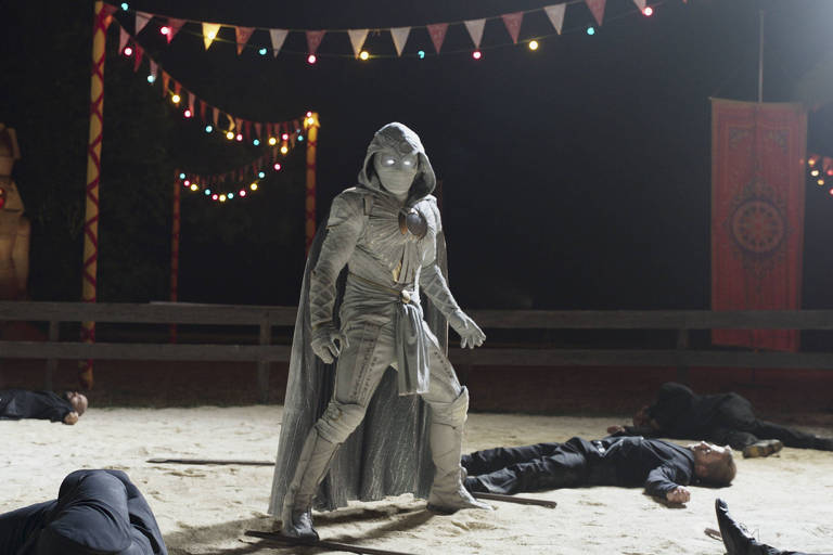 Oscar Isaac em cena da série "Cavaleiro da Lua", da Marvel