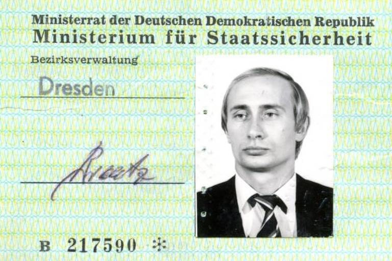 Documento de identificação de Putin na Stasi, 1985 - BBC NAO USAR