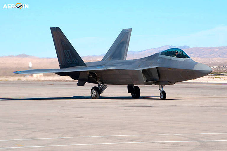 EUA pretende estocar dezenas de caças F-22, o modelo mais avançado do mundo