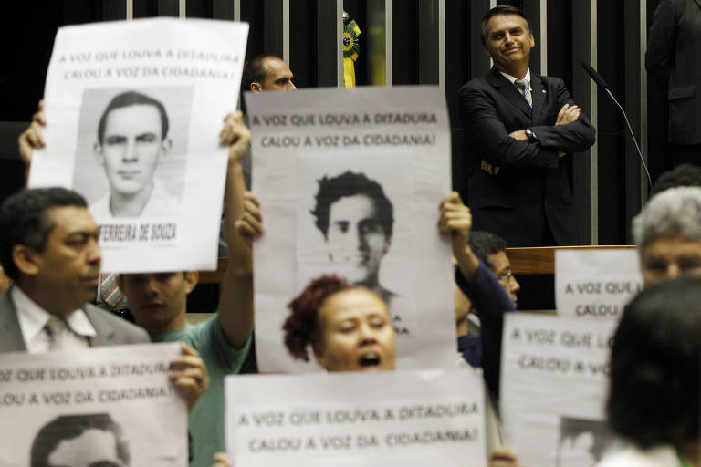 Bolsonaro repete discursos da ditadura para exaltar golpe militar