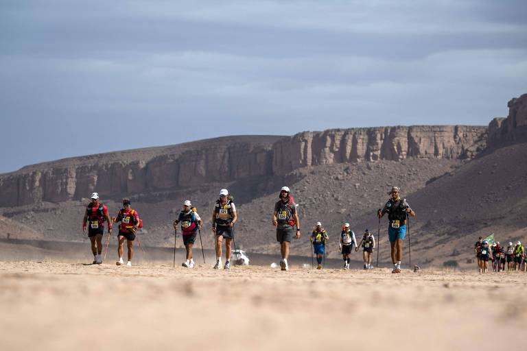Ultramaratona no Marrocos e exercício militar nas Filipinas; veja fotos de hoje