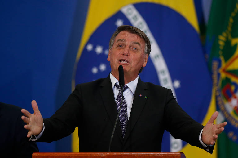 Organizações dizem que perdão dado por Bolsonaro a Silveira é ataque à democracia