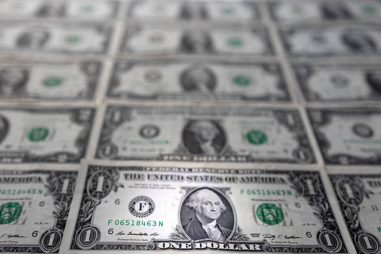 Dólar cai a R$ 4,66 e cotação volta ao pré-pandemia