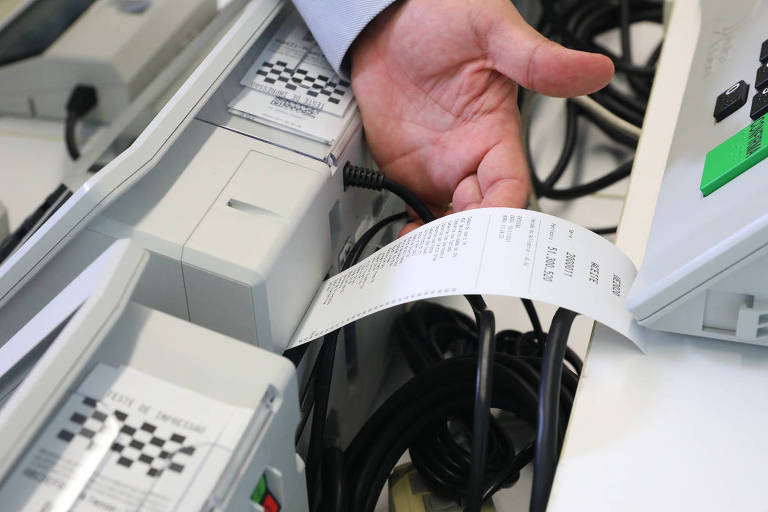 TSE apresenta as novas urnas eletrônicas, que devem ser usadas a partir das eleições de 2022