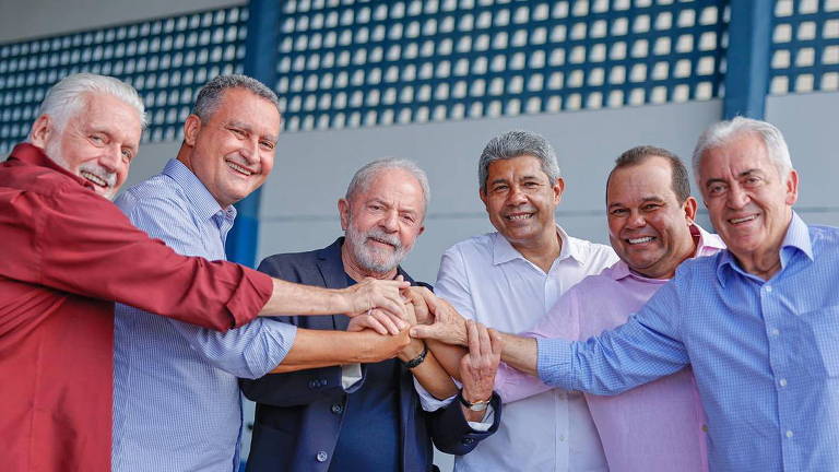 Lula na Bahia ao lado do senador Jaques Wagner (PT), do governador Rui Costa (PT), do vereador de Salvador Geraldo Júnior (MDB), do pré-candidato a governador Jerônimo Rodrigues (PT) e do senador Otto Alencar (PSD).