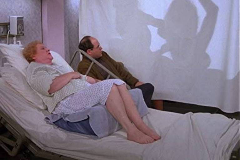 Estelle Harris e Jason Alexander em cena de 'Seinfeld'