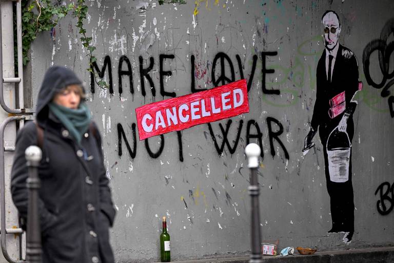 Cidades pelo mundo protestam contra guerra na Ucrânia por meio de grafites