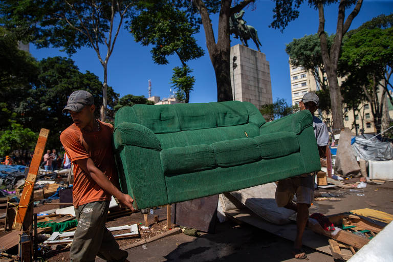 Praça Princesa Isabel se tornou o novo endereço da cracolândia