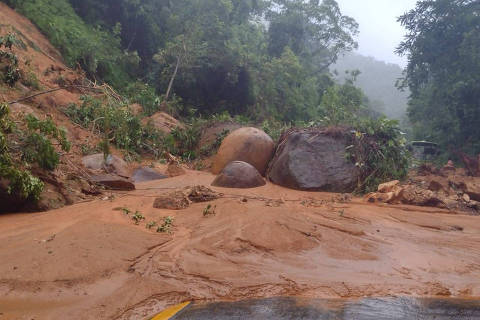 Chuva causa deslizamentos de terra e ruptura de rodovia em Ubatuba (SP)

Foto:Divulgação/Prefeitura de Ubatuba