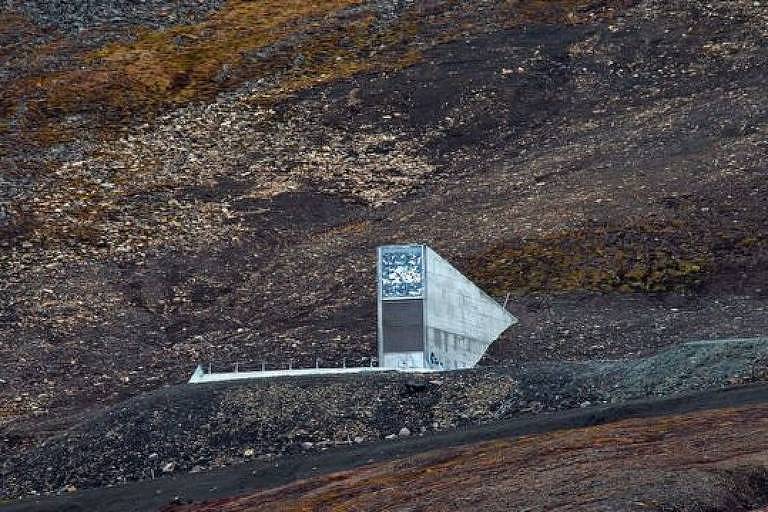 Esta é a entrada do 'cofre do fim do mundo', o Banco Mundial de Sementes em Svalbard, na Noruega